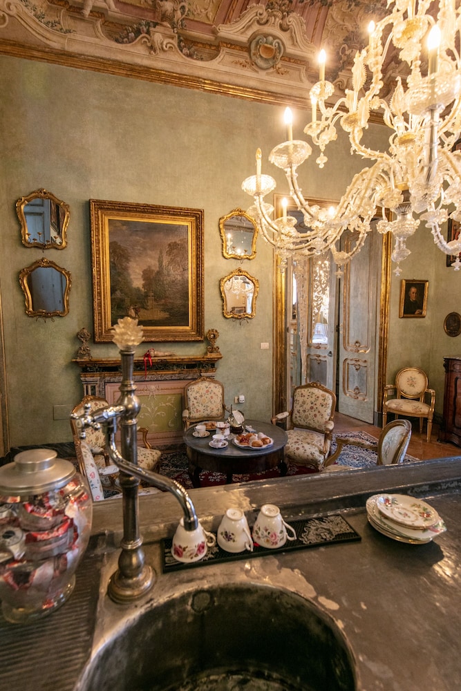 Palazzo Doria Napoli 44/50