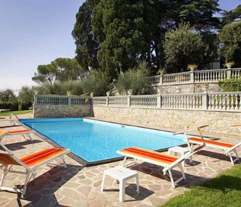Villa Maria 33/40