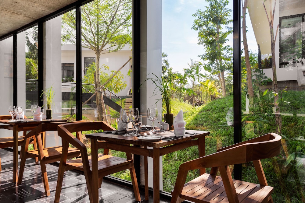 Hillocks Hotel Spa 46/60