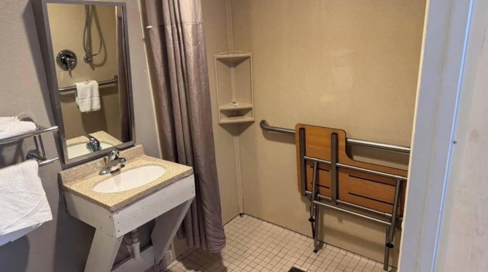 Motel6 Cedar Rapids, IA 22/25