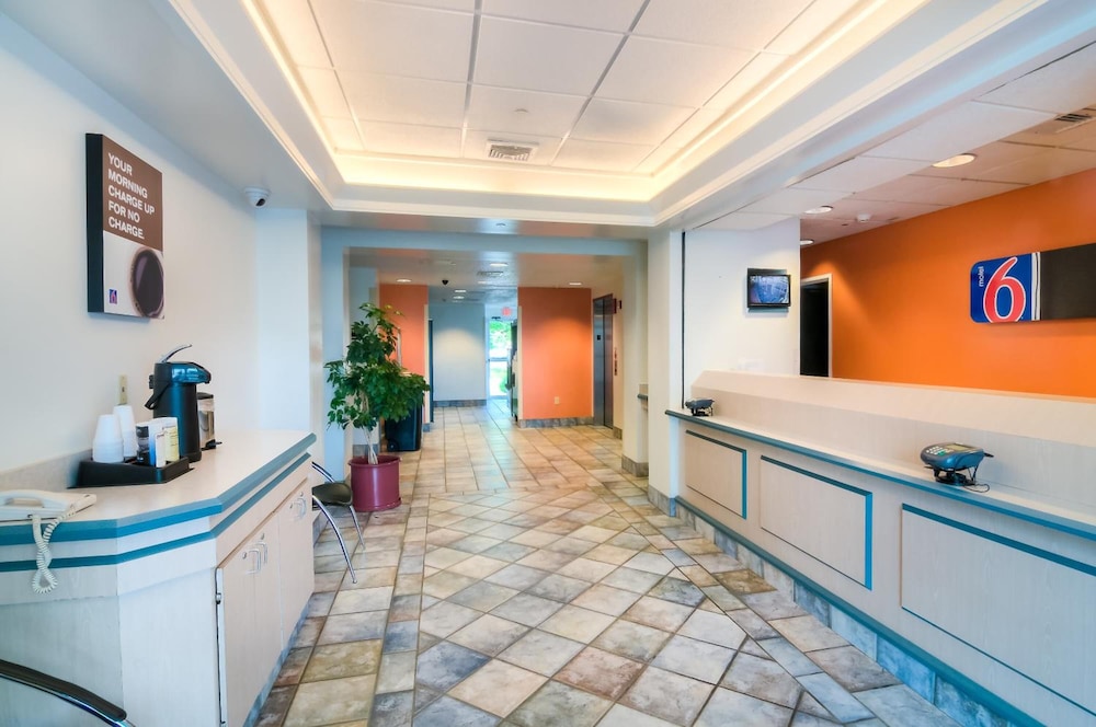 Motel6 Joliet, IL - Chicago - I-55 12/57