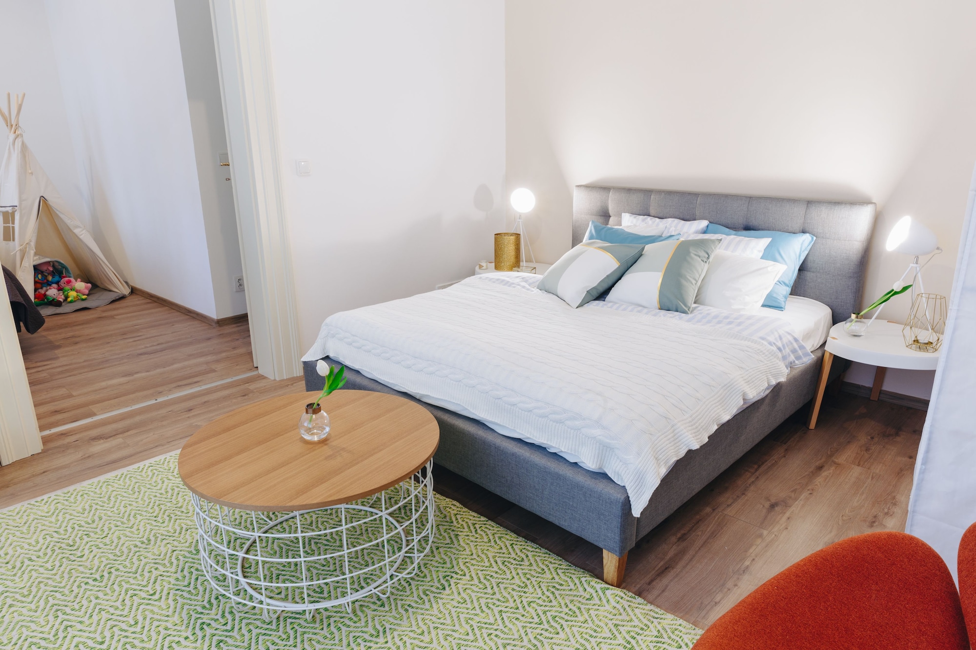 2 BEDROOMS, COMFORT, APARTMENT, KITCHENETTE