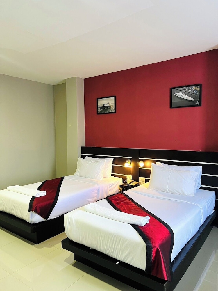 The Habour Front Hotel Surat Thani 14/46