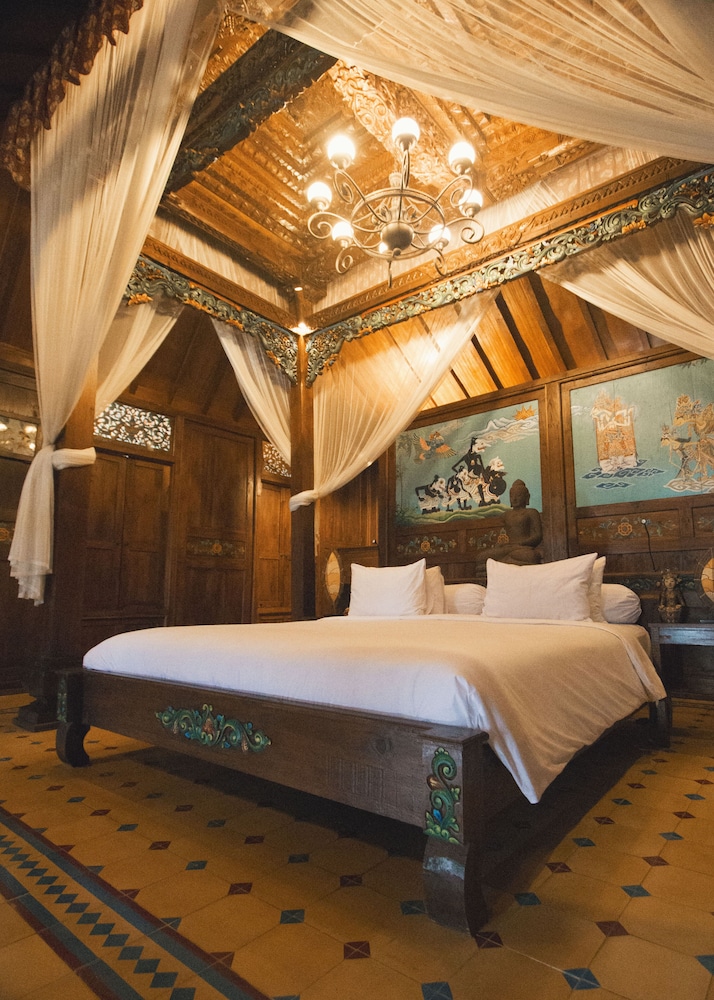 Villa Borobudur Resort 24/83