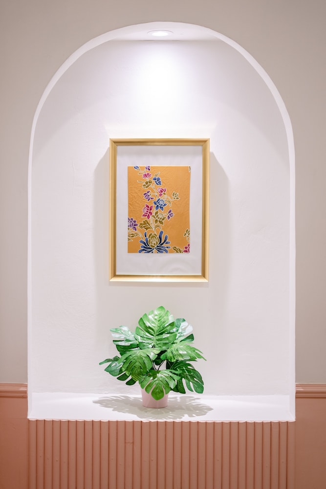 Isara Boutique Hotel and Cafe 11/66