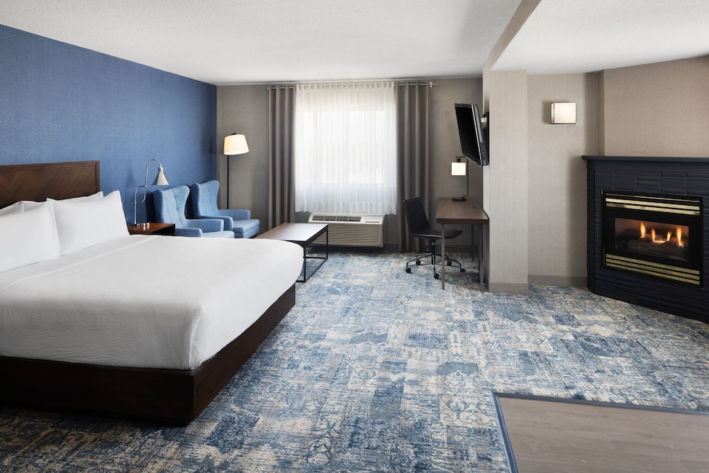 Room at Four Points by Sheraton Edmonton South, EDMONTON