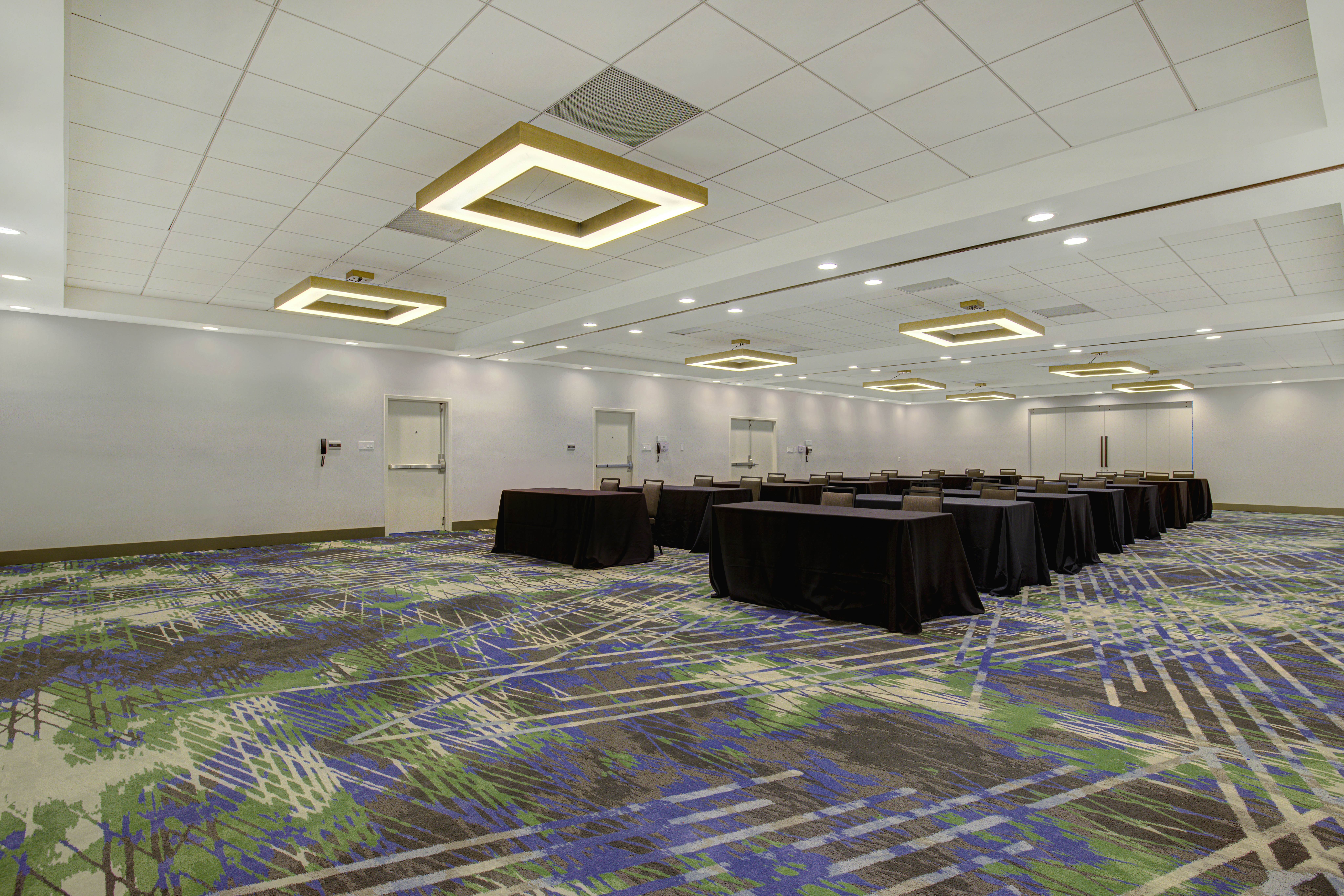 DoubleTree by Hilton Palmdale 68/75