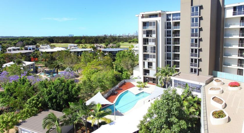 Signature Waterfront Apartments 3/38