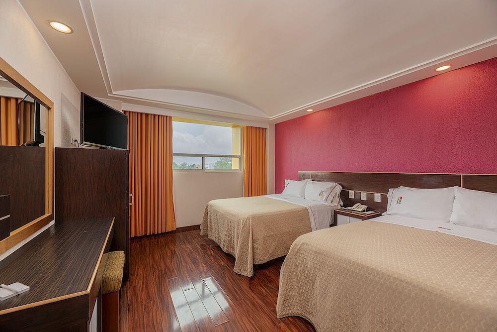 Suite, 2 Queen Beds, Sauna