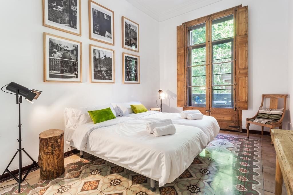 ROOM, TWIN BEDS, CITY VIEW