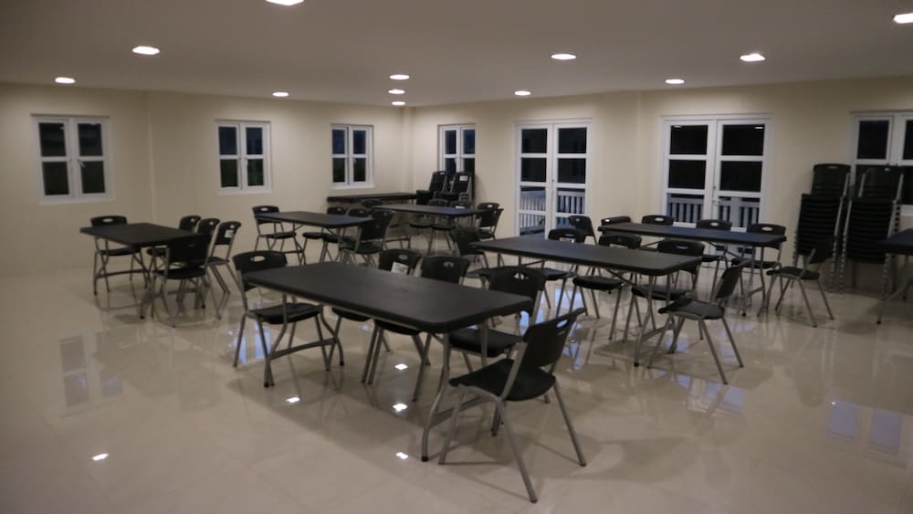 Puerto Del Sol Beach Resort 35/48