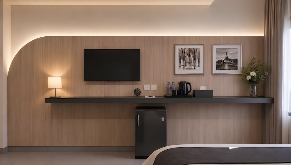SCN City Hotel 10/50