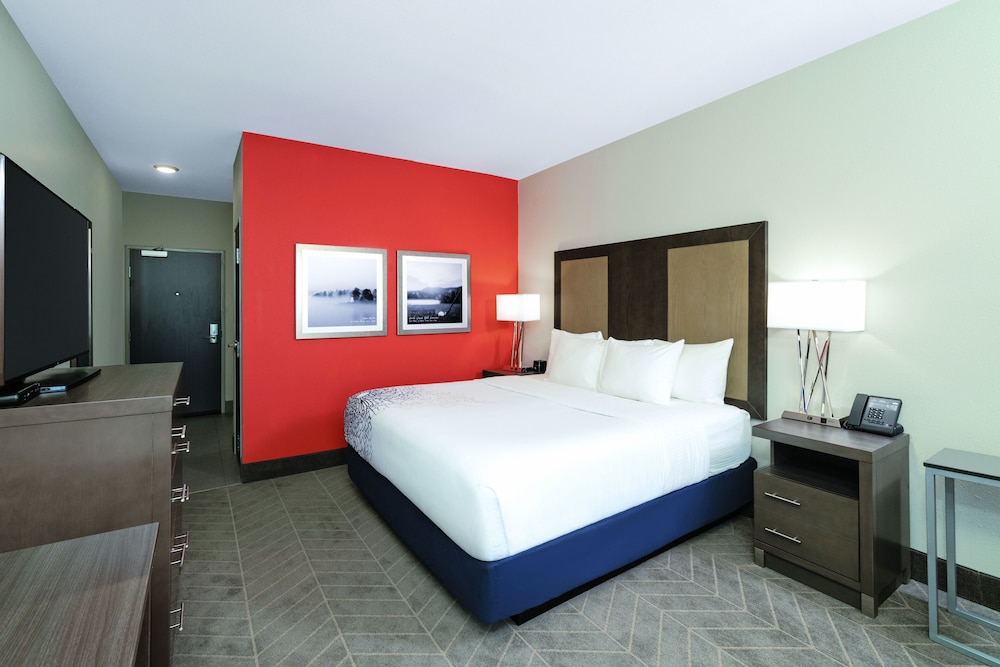 La Quinta Inn And Suites By Wyndham Opelika Auburn 7/33