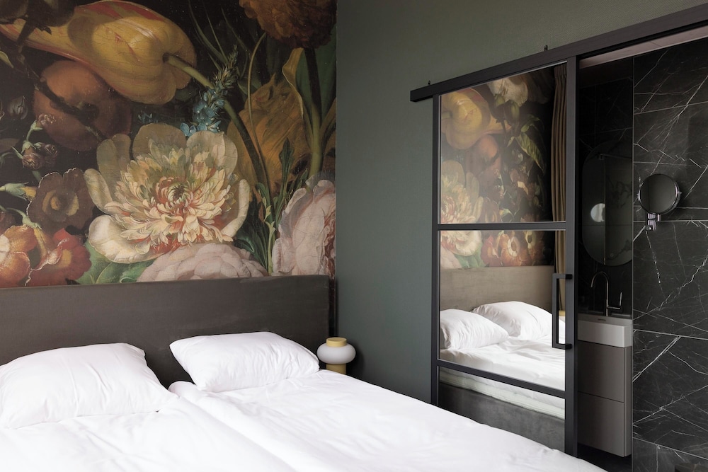 Art Gallery Hotel Bv 18/33
