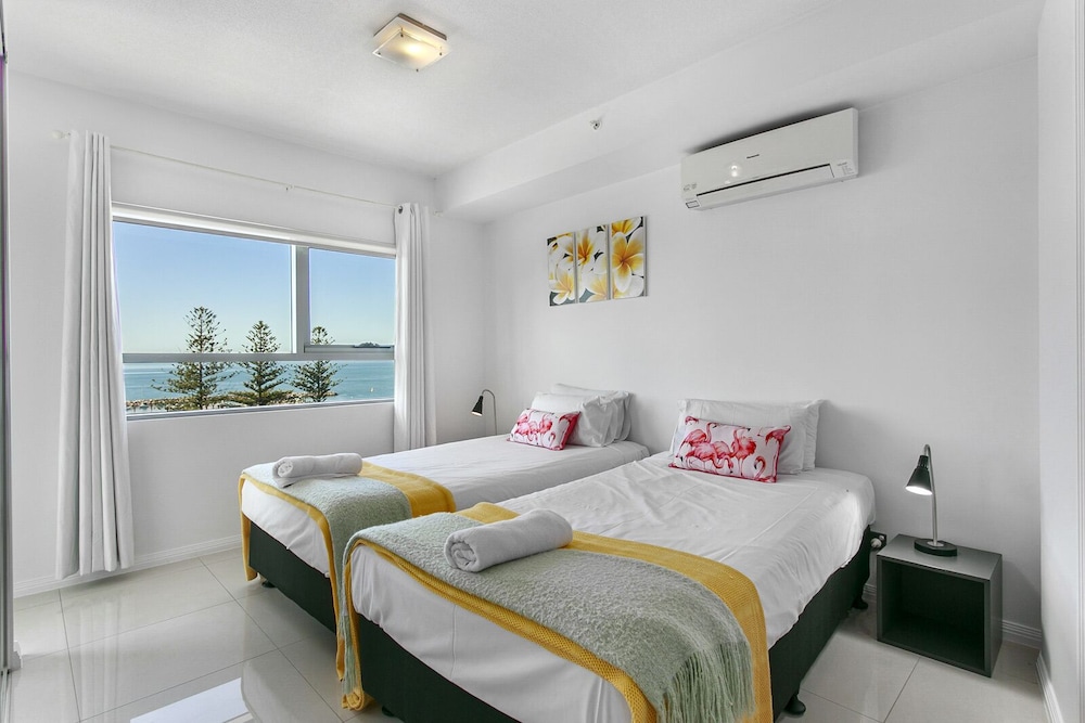3 Bedrooms, Study, Deluxe, 1 King and 4 Single Beds, Ocean View
