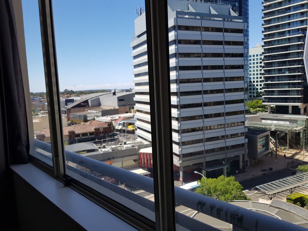 Mantra Chatswood 6/54