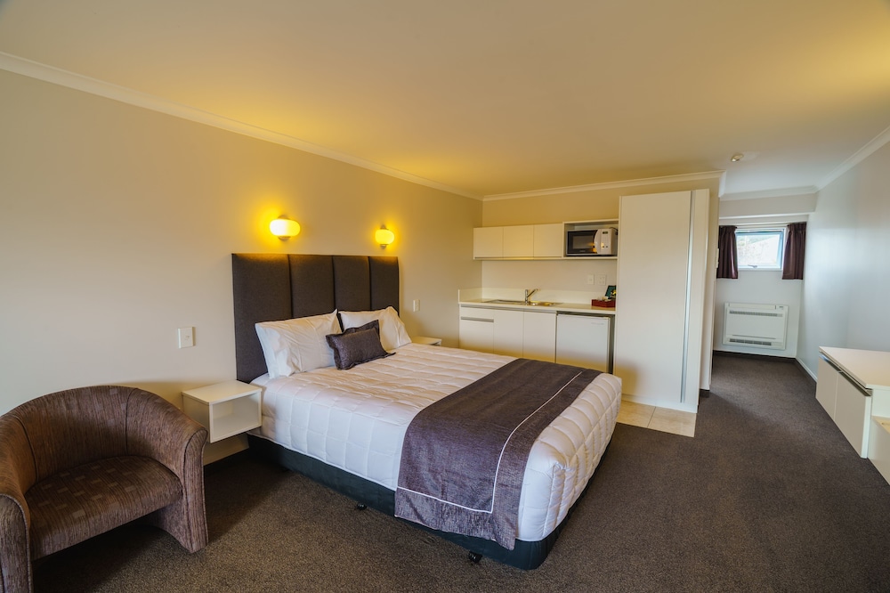 Anchorage Motor Lodge 11/43