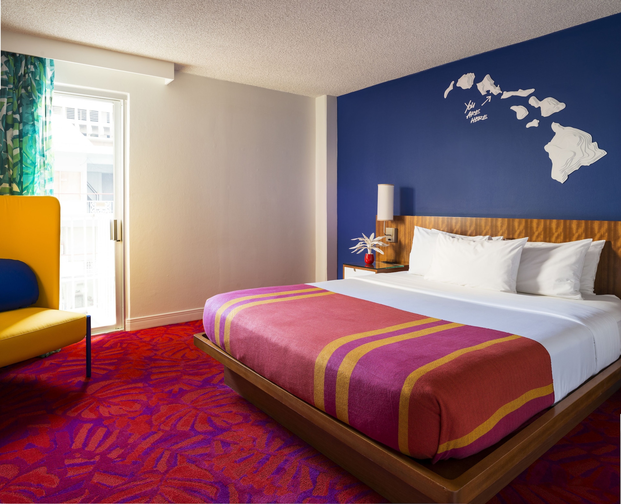 ROOM, KING BED