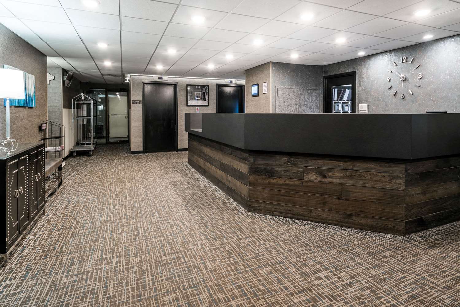 Days Hotel By Wyndham University Ave Se 2/16
