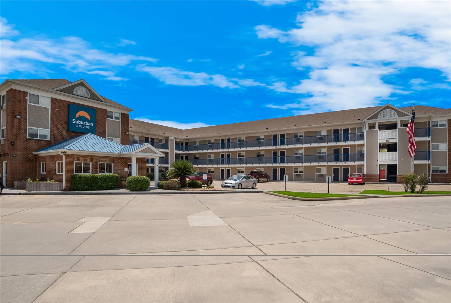 Suburban Studios Biloxi North Area 42/45