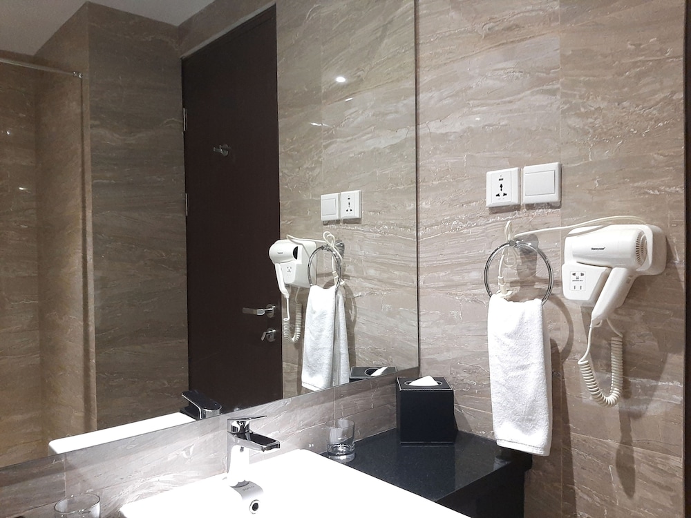Aston Gorontalo Hotel & Convention Center 56/61