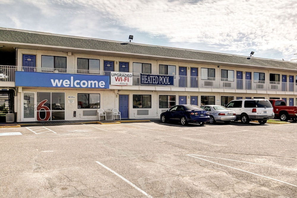 Park Inn by Radisson, Wells 49/59