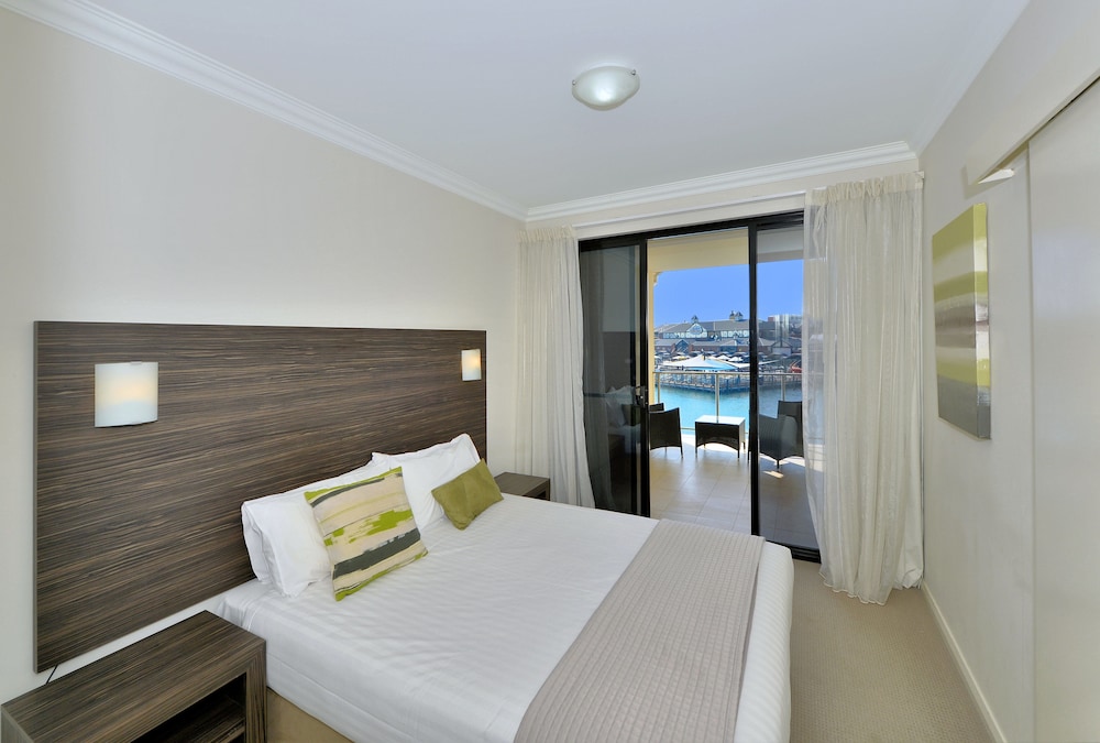 Dolphin Quay Apartments 14/71