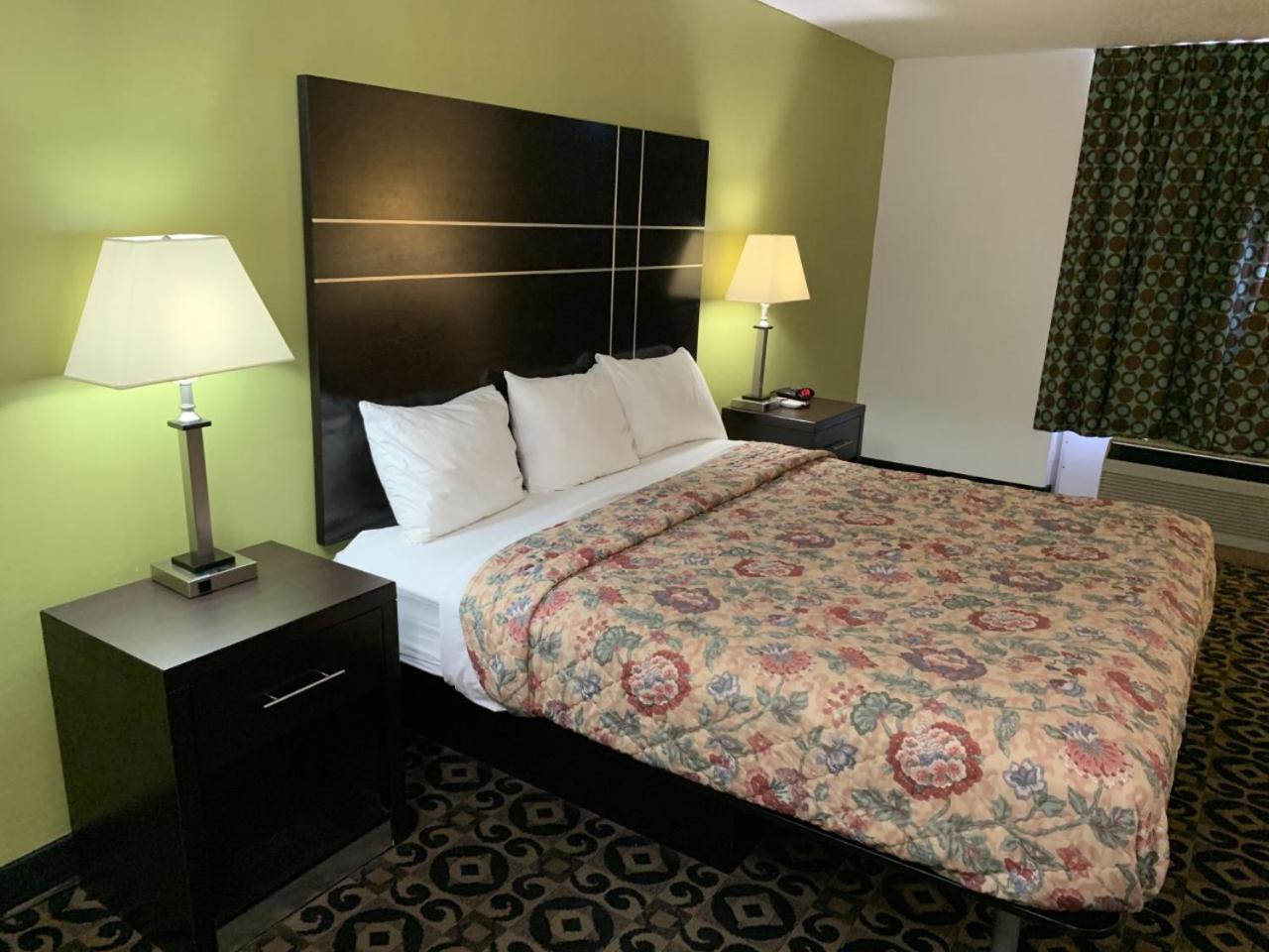 Kings Inn Torrington 6/17