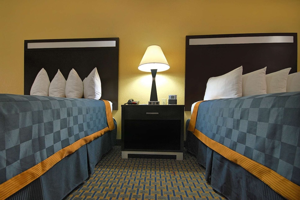 Americas Best Value Inn Sinton 8/32