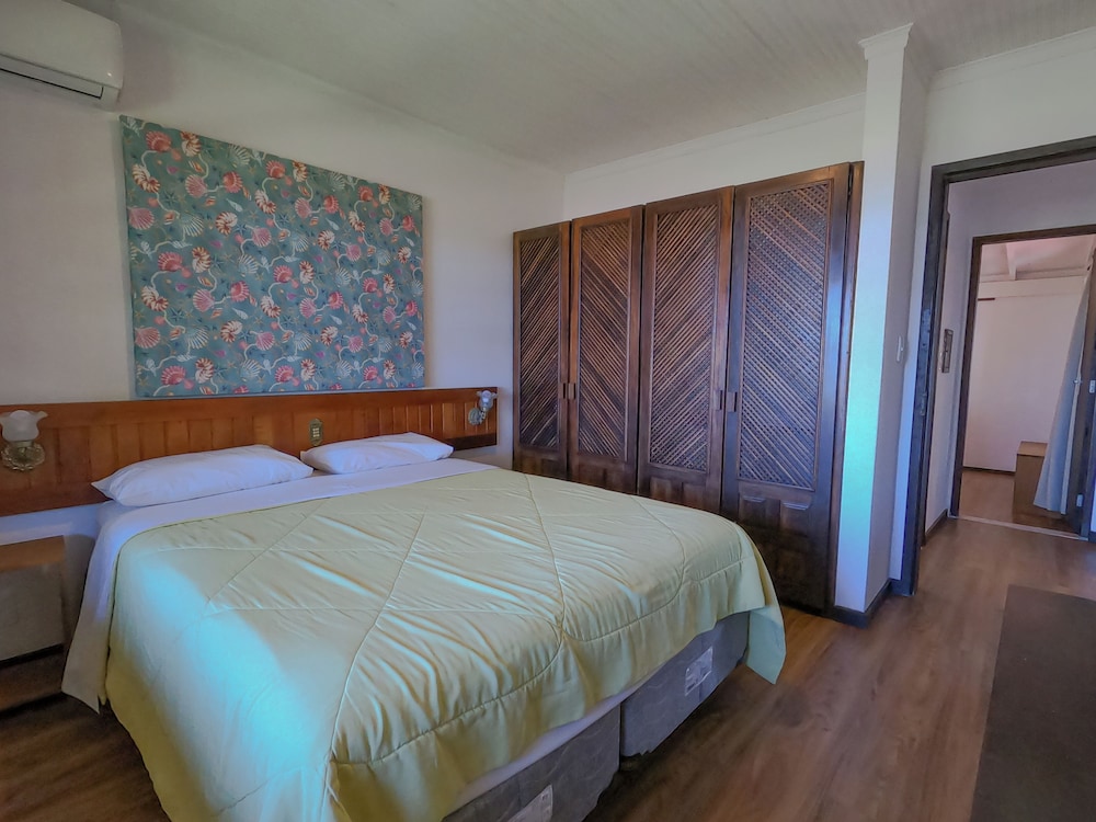 2 BEDROOMS, CABIN