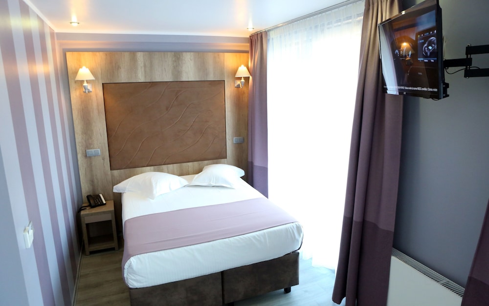 COMFORT, DOUBLE BED, BALCONY