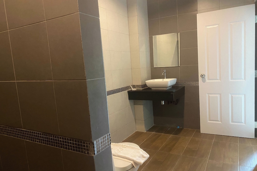 Friendly Hotel Krabi 92/94