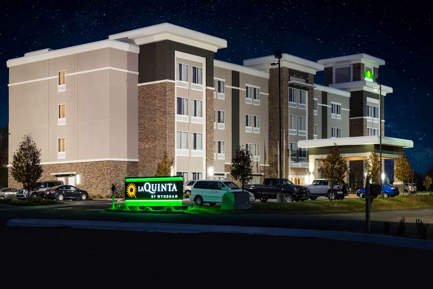 La Quinta Inn & Suites by Wyndham Morgantown 1/60