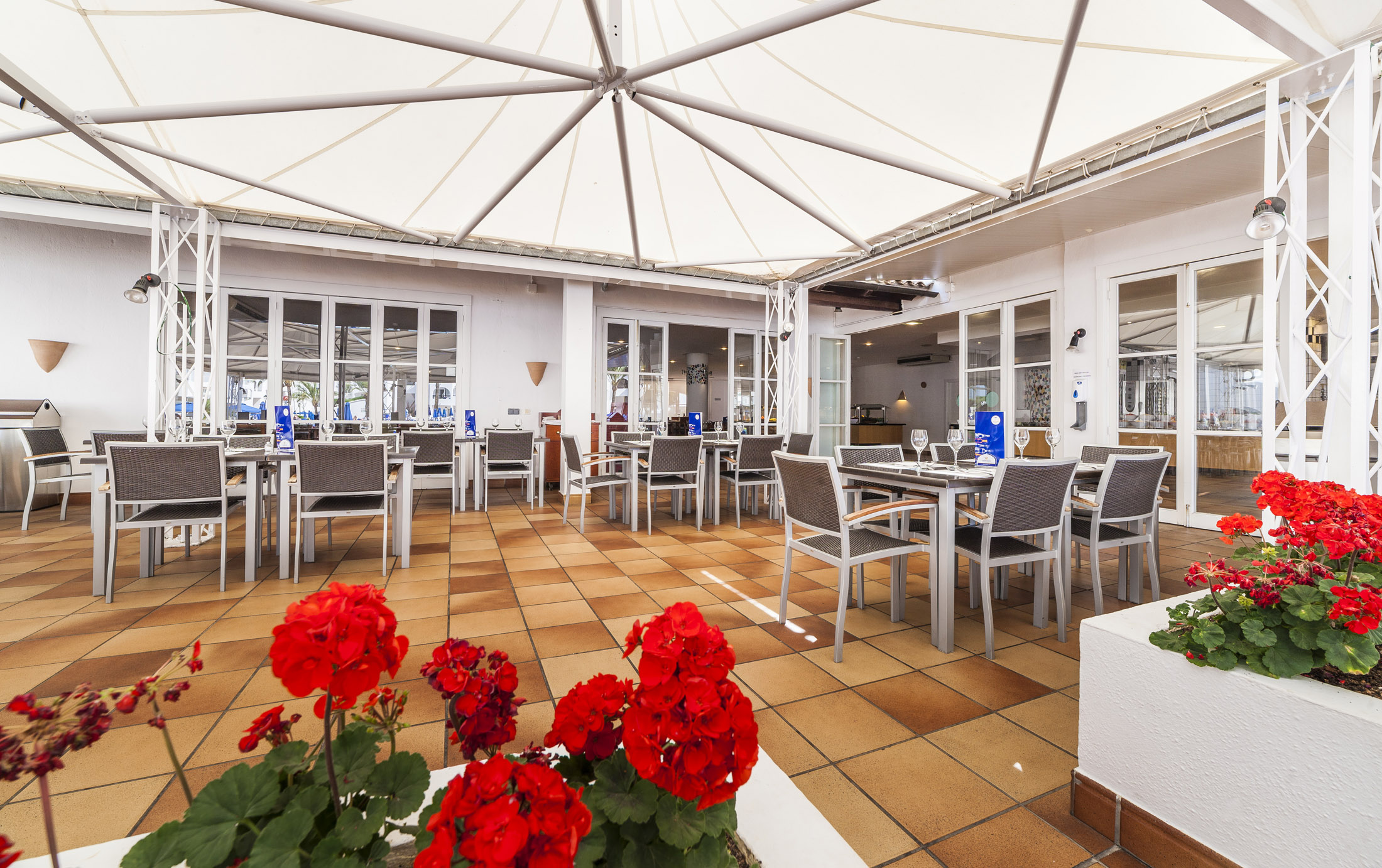 Globales Apartotel Bouganvilla 24/50