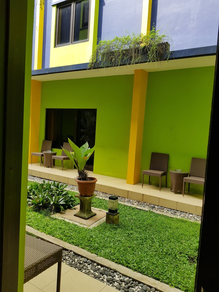 PrimeBiz Hotel Karawang 23/27