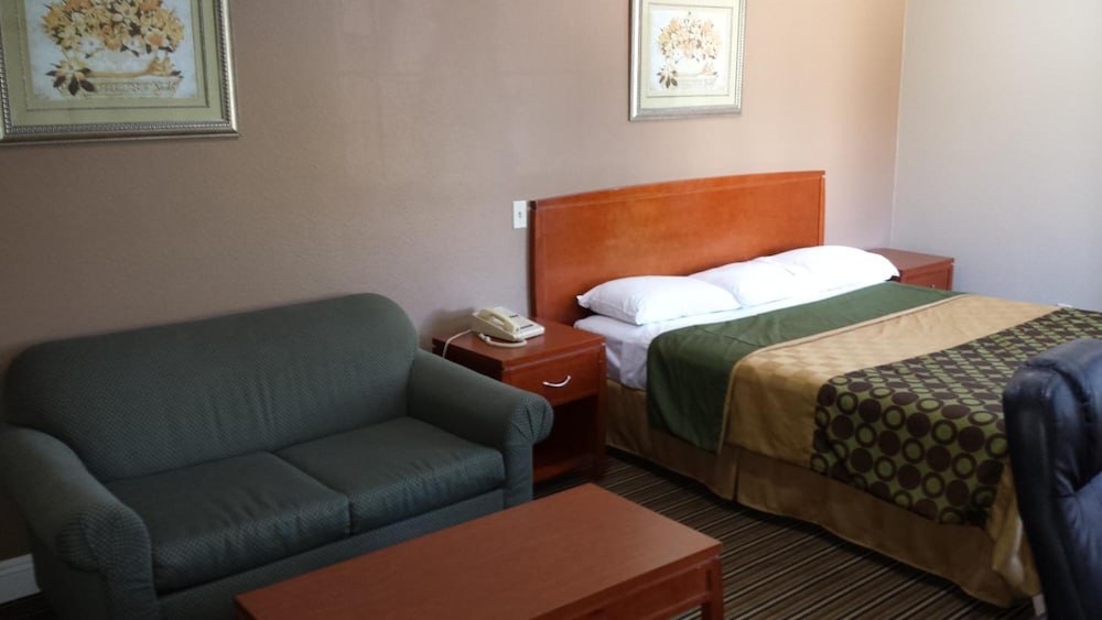 Regency Inn And Suites 13/27