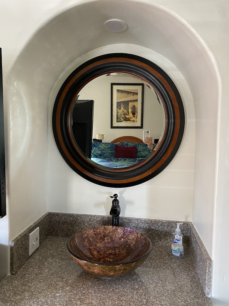 Villa Rosa Inn 9/78