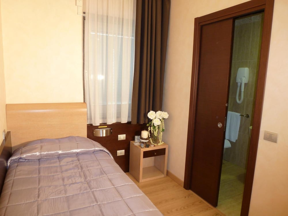 Hotel Euro House Suites 25/49