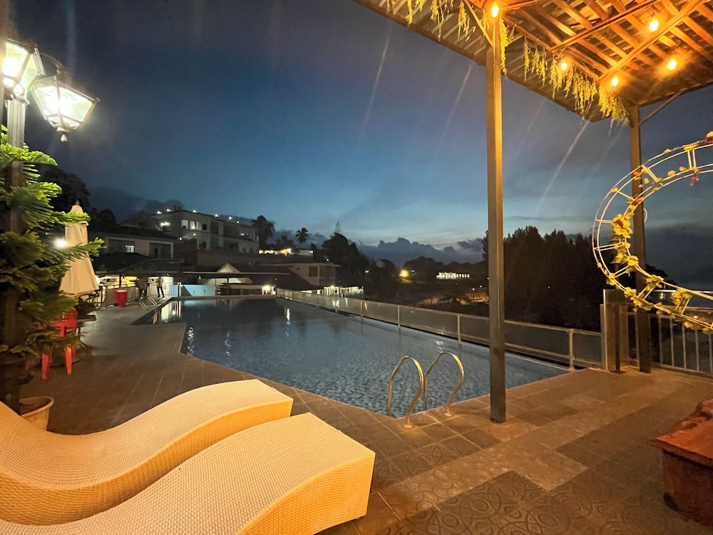 Grand Tamaro Hotel Parapat 24/49