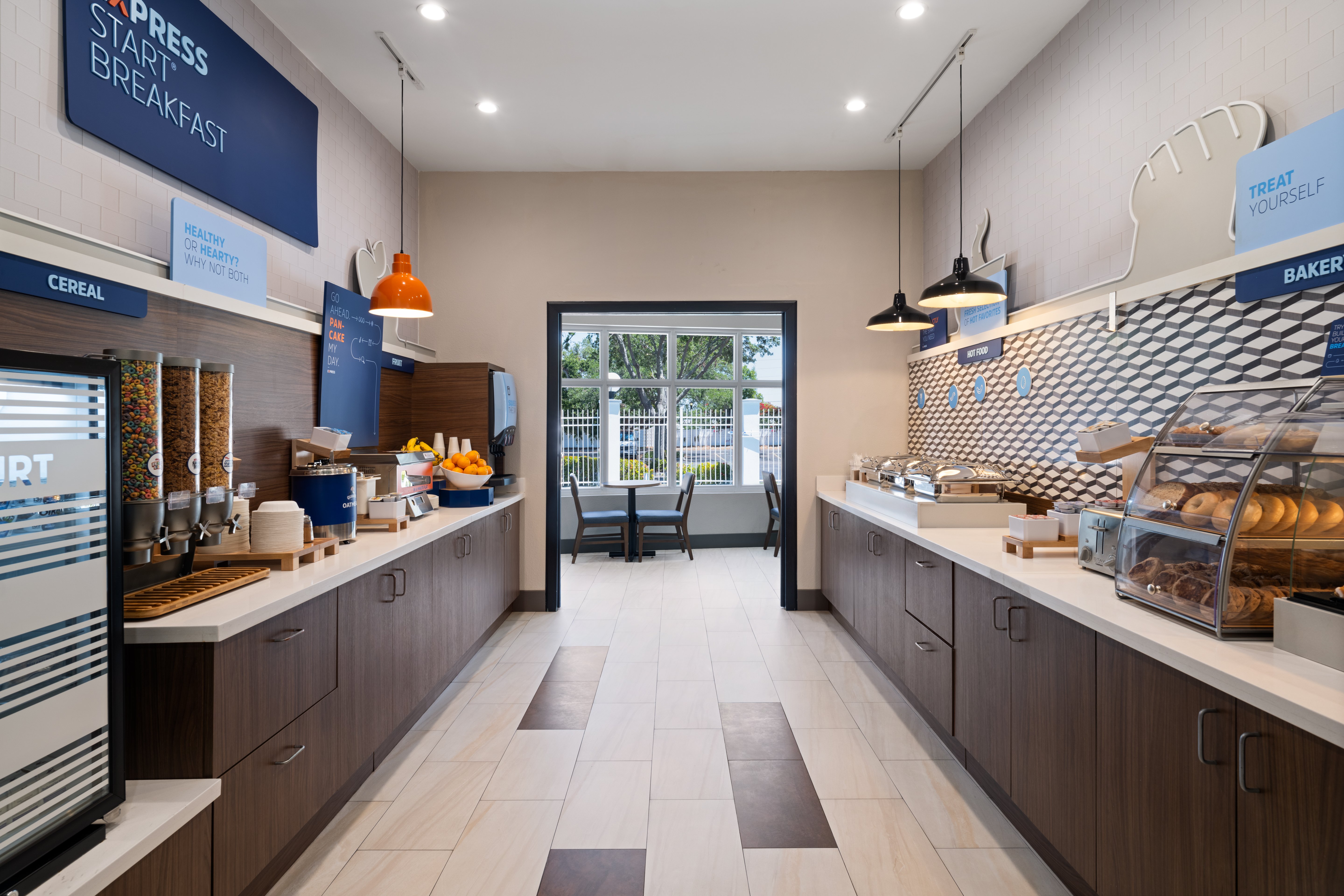Holiday Inn Express and Suites St. Petersburg North (I-275), an IHG Hotel 27/58