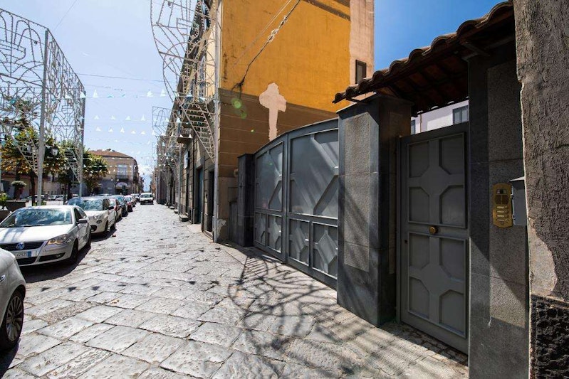 Palazzo Caracciolo Del Sole 26/45