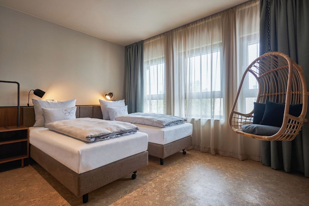 COCOON, TWIN BEDS, ACCESSIBLE