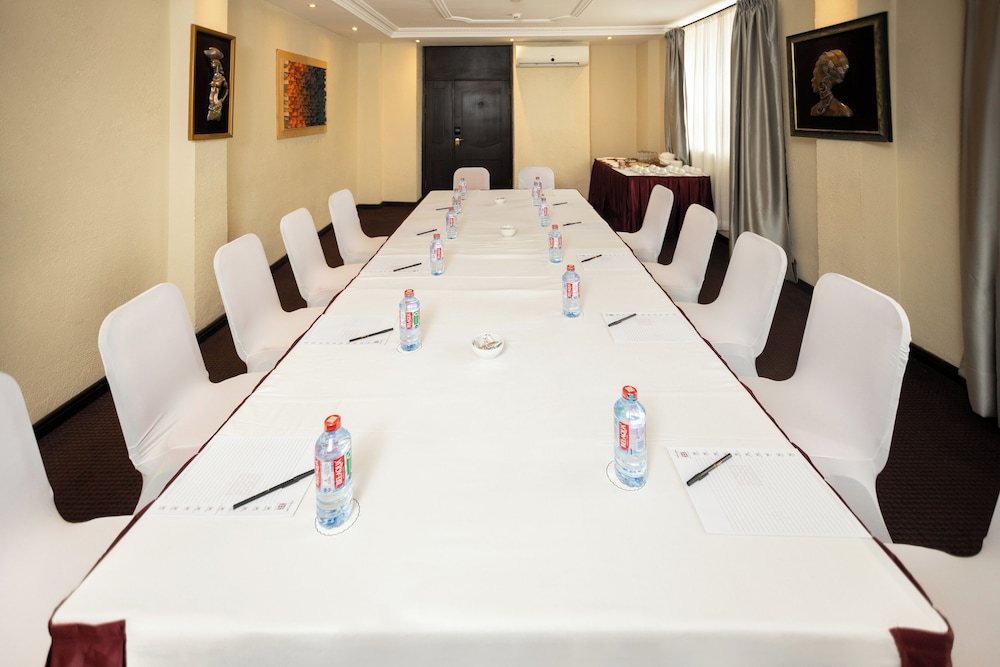 The African Regent Hotel 58/71