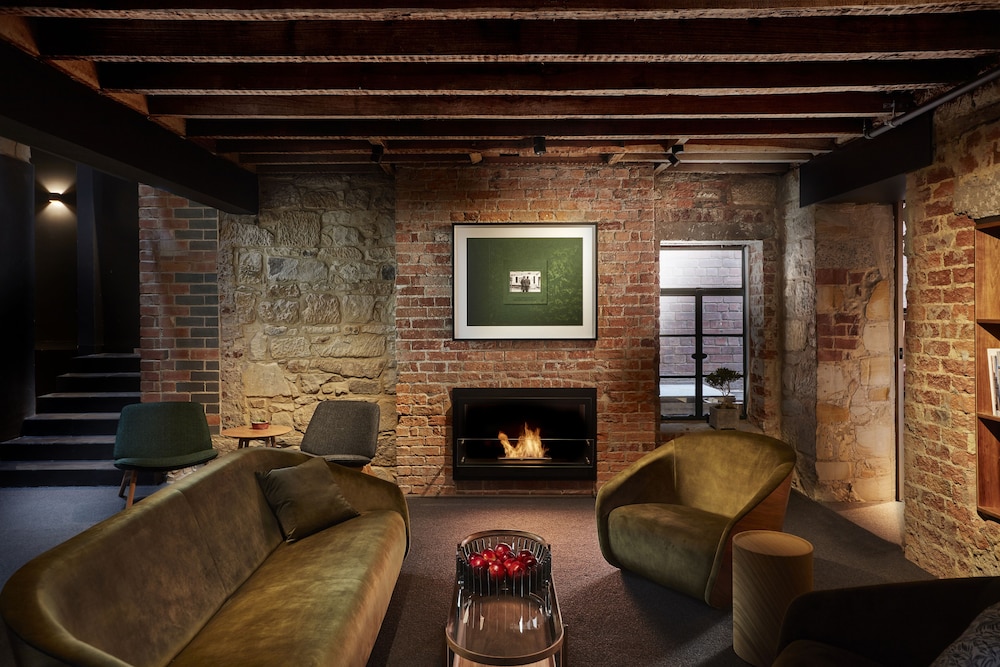 Moss Hotel 33/49
