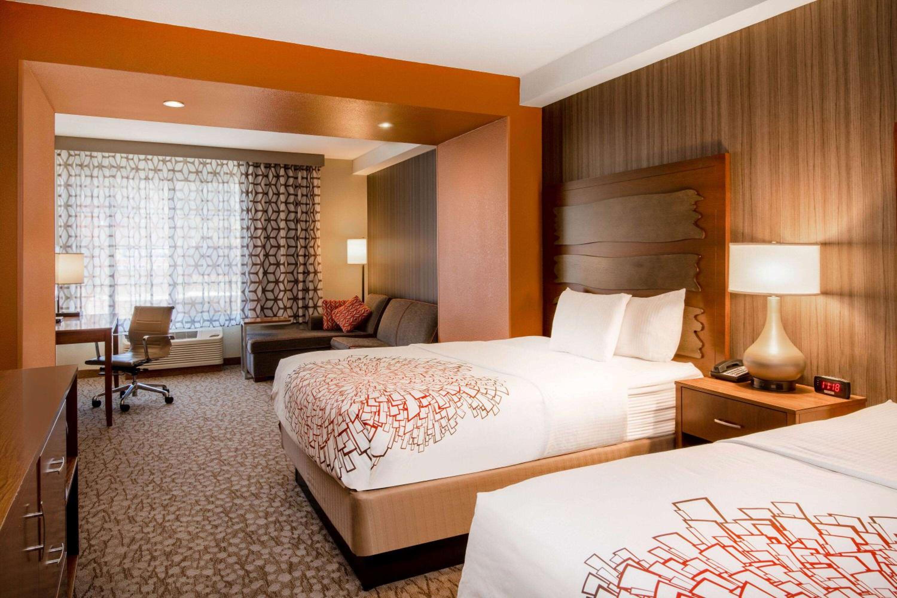 Deluxe, 2 Queen Beds