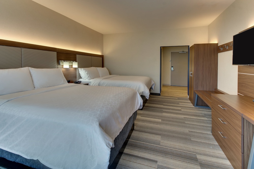 Holiday Inn Express Suites Ithaca 28/69