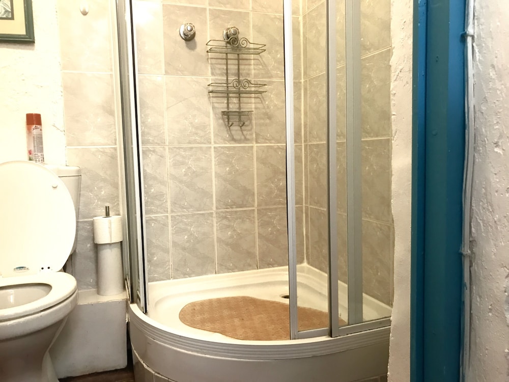Athenian Villa 47/50