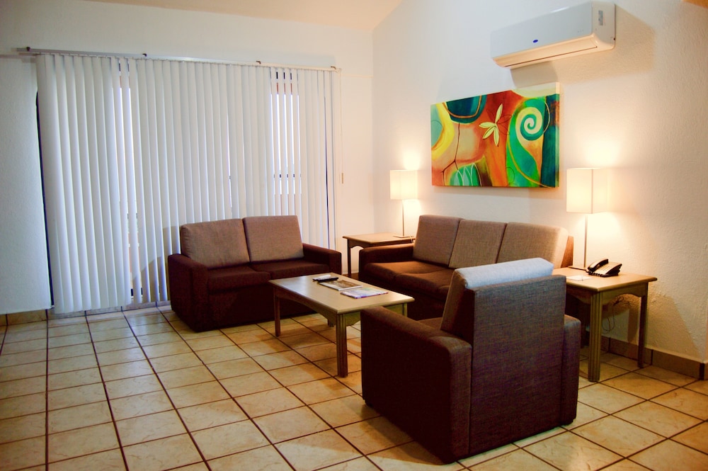 Sunrock Hotel & Suites 27/50
