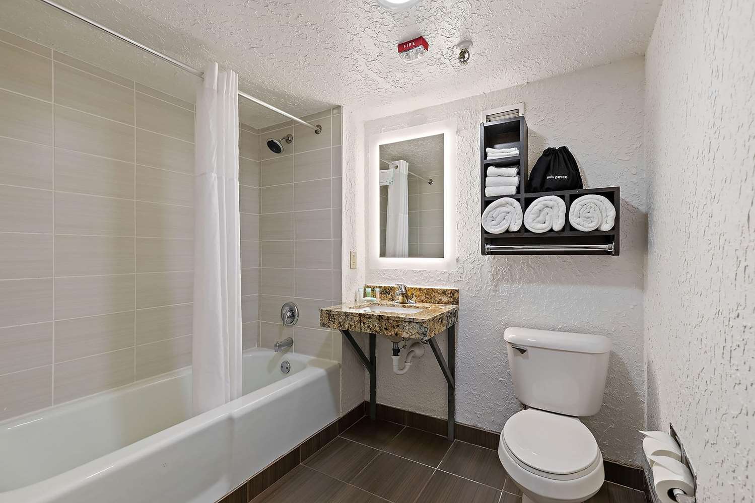 AmericInn by Wyndham Rochester Near Mayo Clinic 22/25