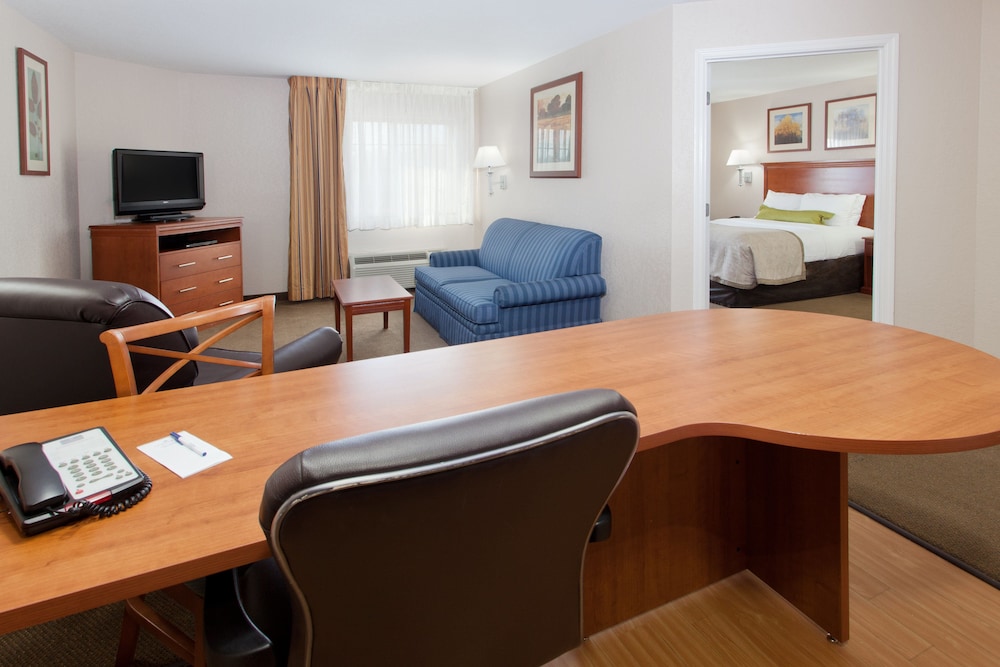 Candlewood Suites Lexington 65/74